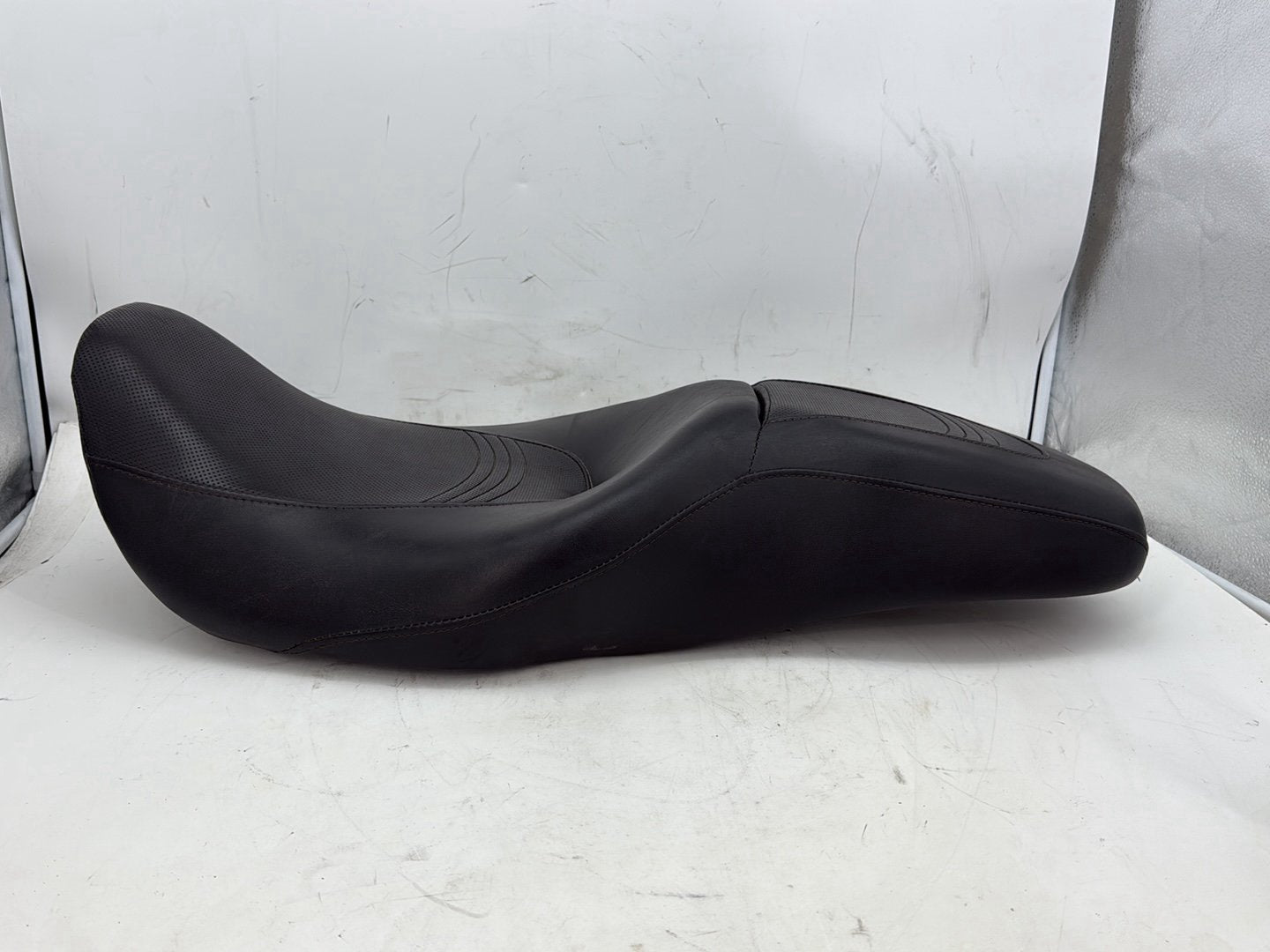 2007 Harley Street Glide Touring FLHX OEM Passenger Rider Driver Seat Saddle