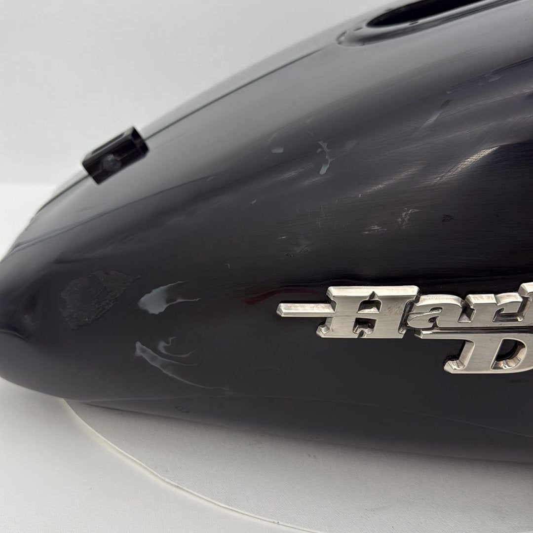 2007 - 2012 Harley-Davidson Touring Street Glide Fuel Gas Tank Gasoline Reservoir  	61356-03