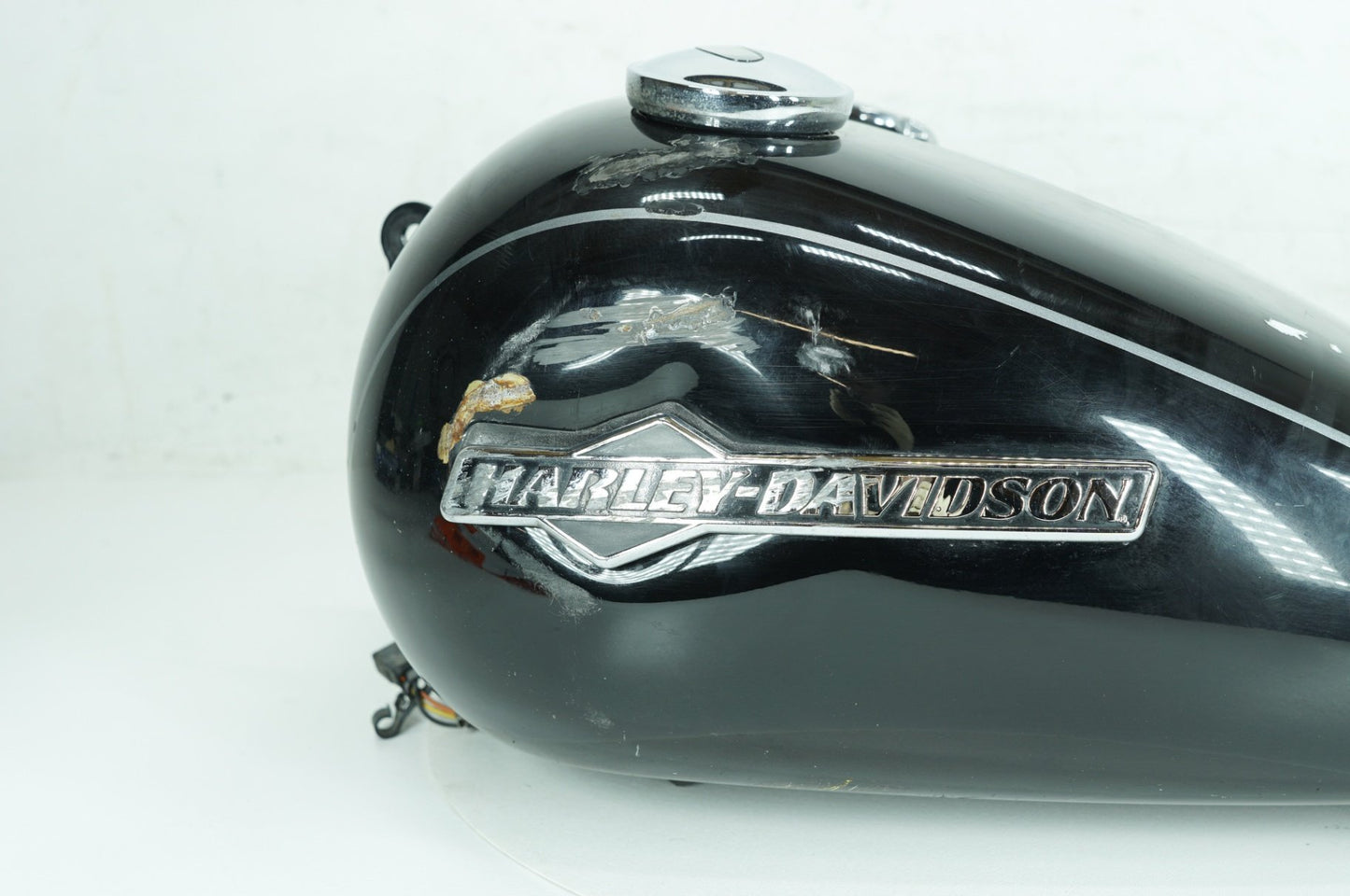 2012 Harley-Davidson Dyna FXDC - Fuel Gas Tank Gasoline Reservoir PN: 61593-10