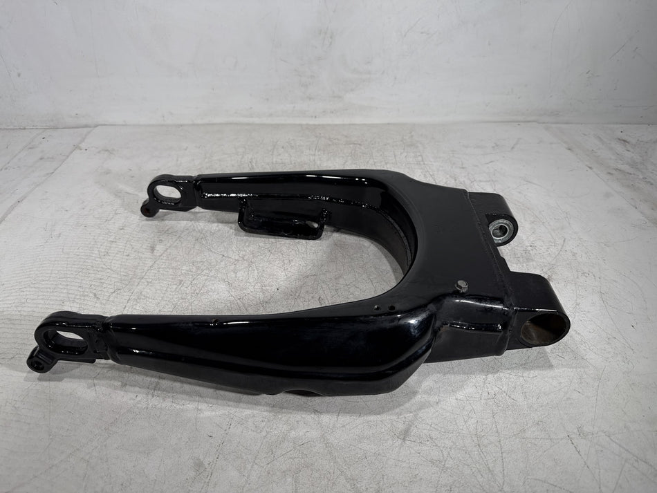 2013 Harley Electra Glide Touring FLHTCU OEM Rear Fork Swingarm Swing Arm