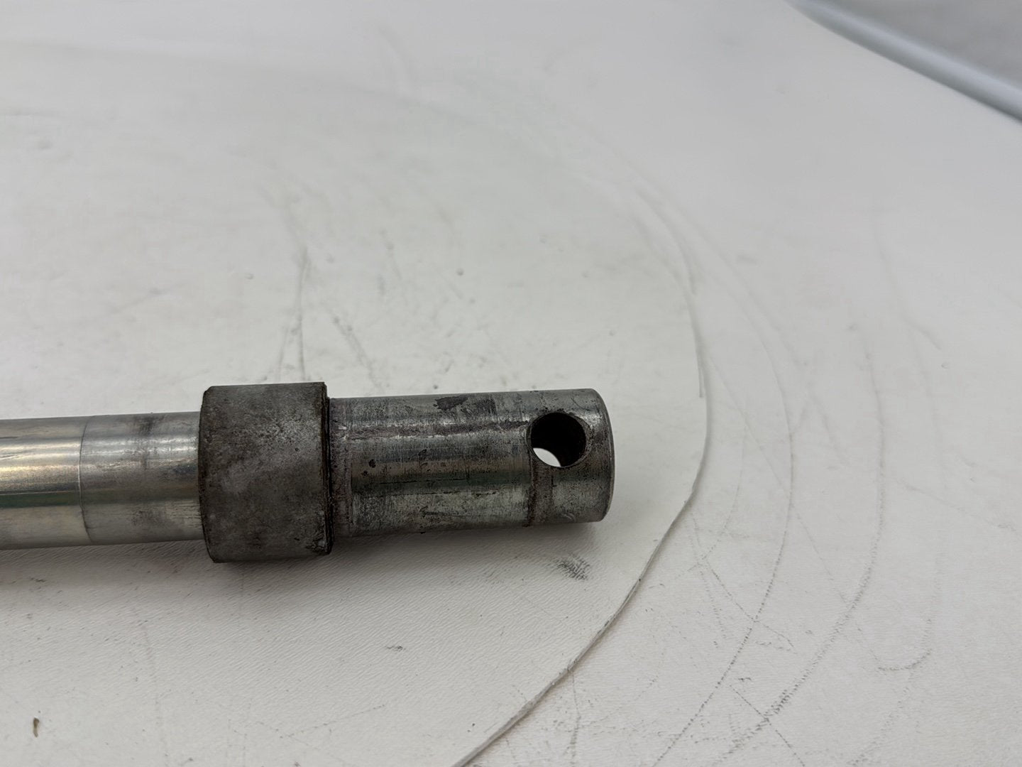 1999 - 2006 Harley-Davidson Touring CVO Screamin Eagle Road King Front Wheel Axle Bolt Shaft 43364-00