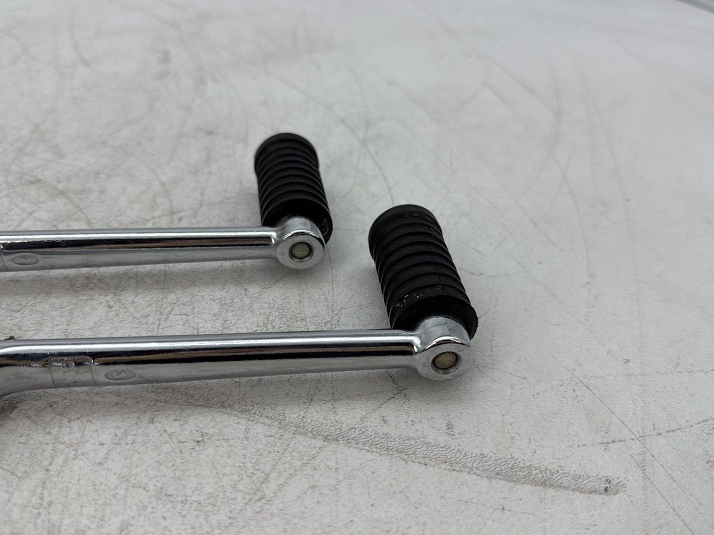 2010 Harley Street Glide Touring FLHX OEM Gear Shifter Lever Pedal Pedals