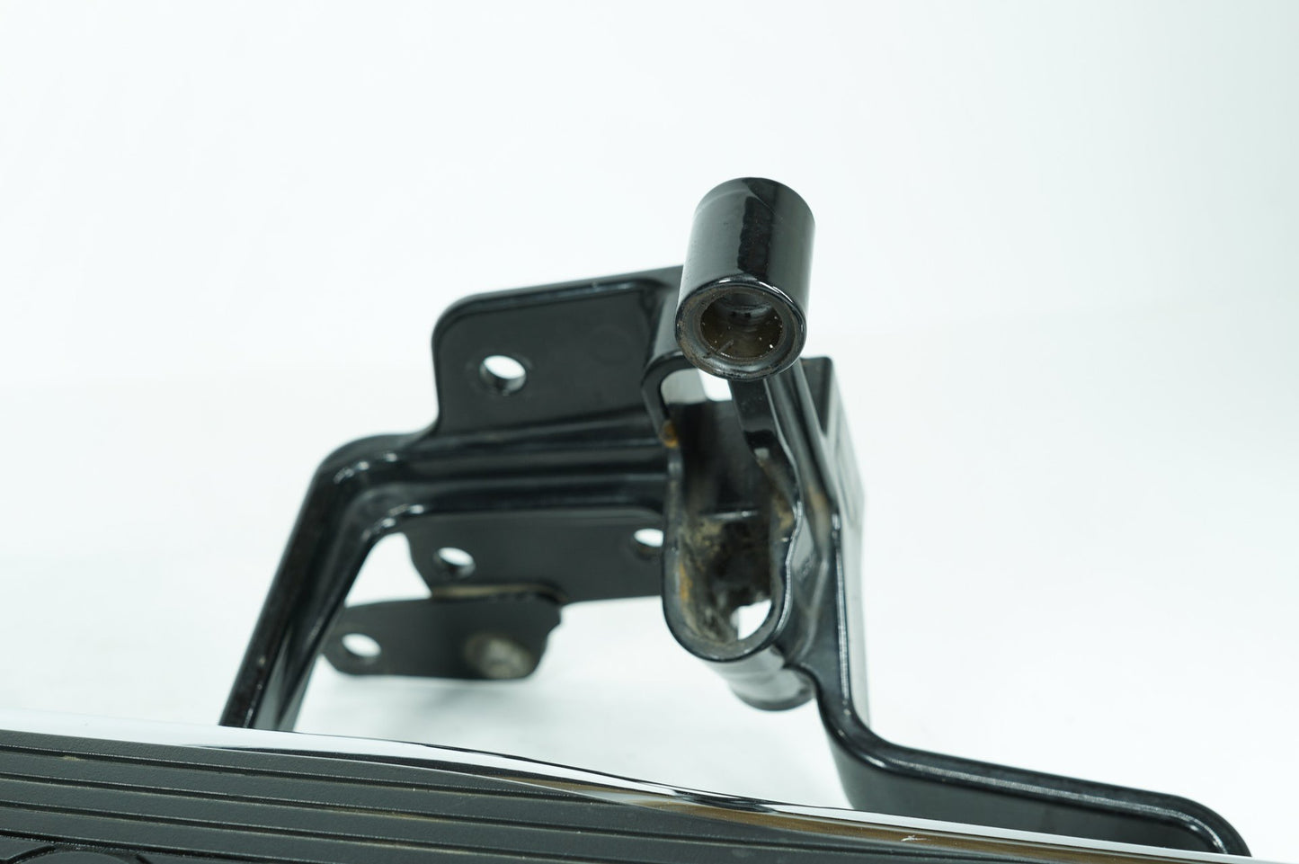 1999 - 2006 Harley-Davidson Softail Deluxe Left Right Driver Floorboard Foot Rest 42431-00A