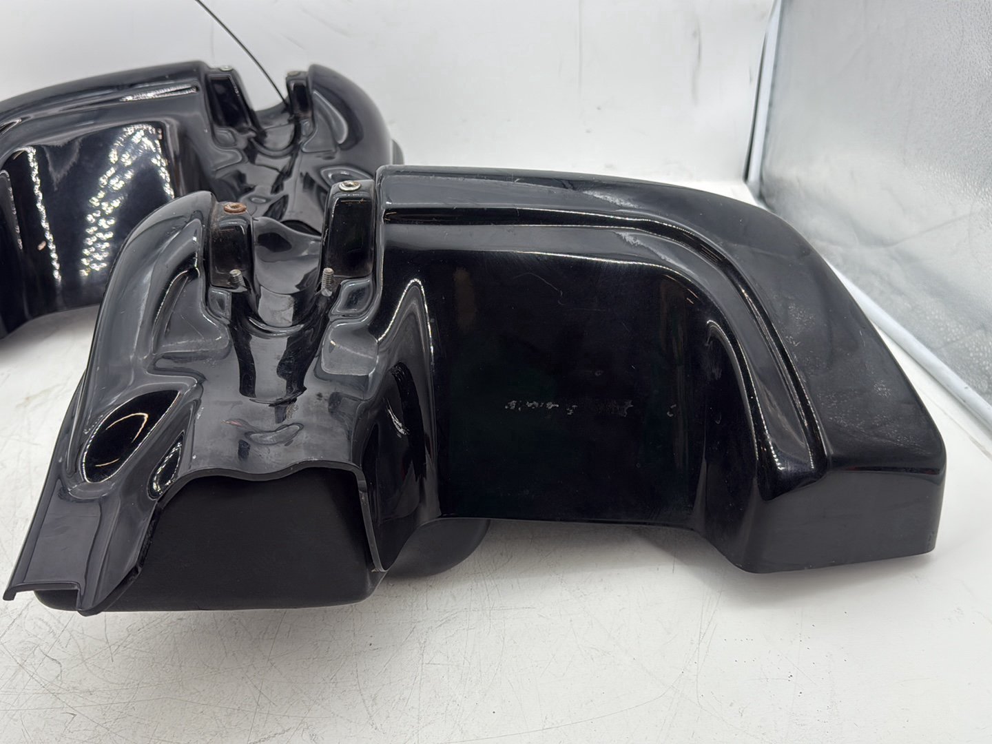 2005 Harley Dyna FXDWG Wide Glide OEM Left & Right Lower Fairing Cowl Covers
