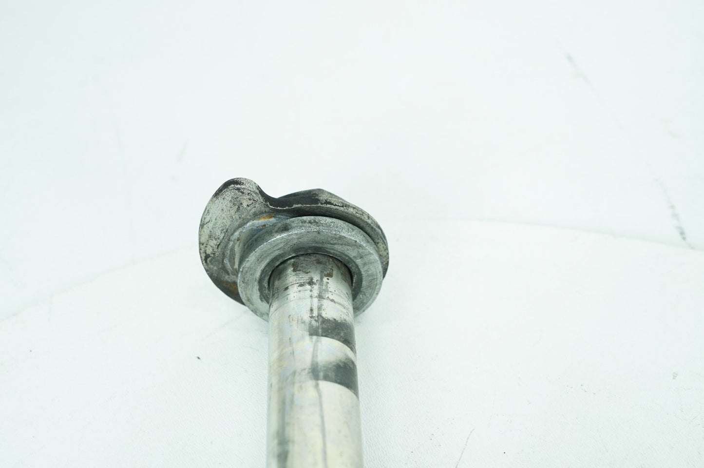 2008 - 2016 Harley-Davidson Touring Electra Glide Ultra Rear Wheel Axle Bolt Shaft 41056-09