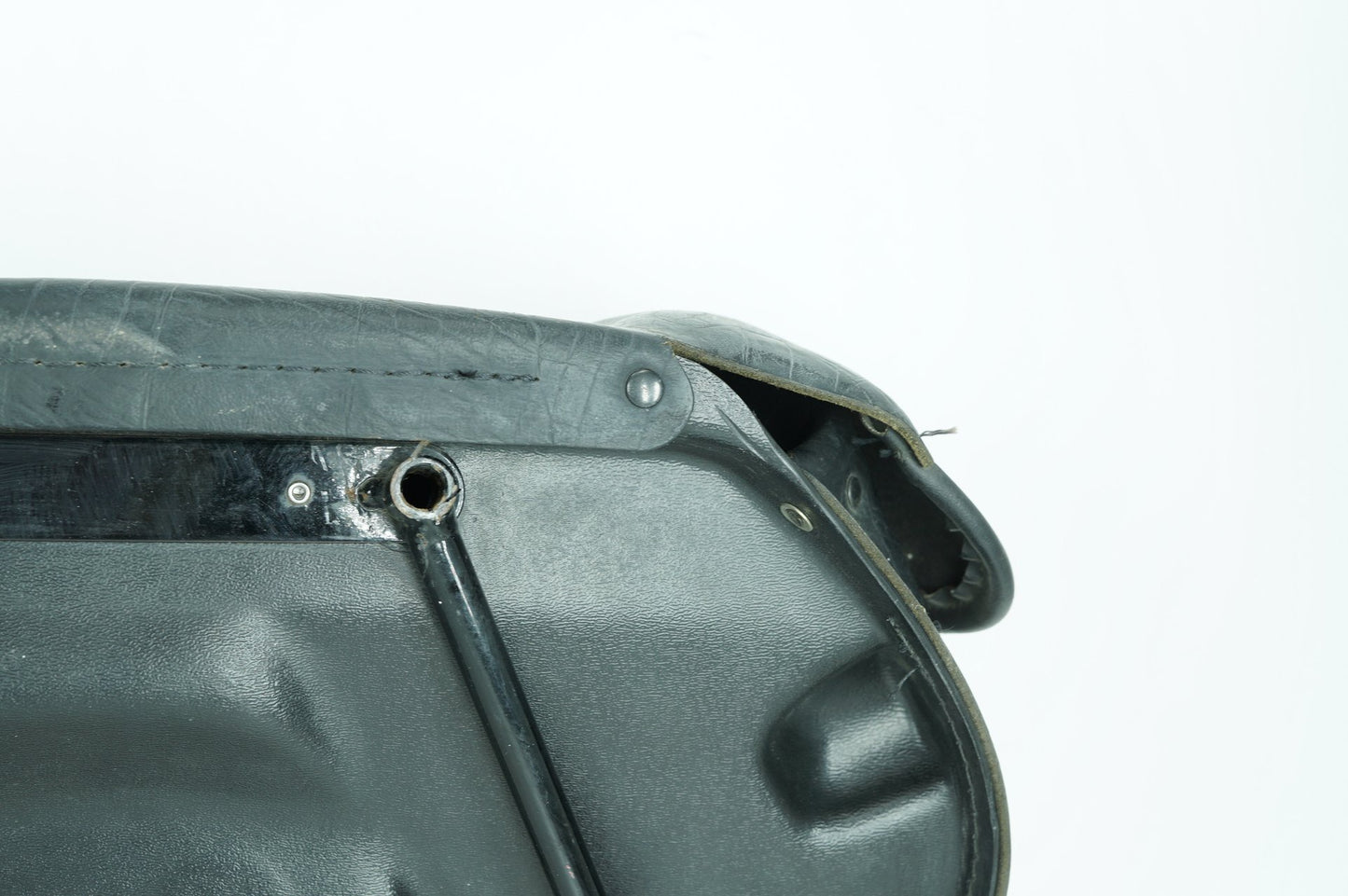 2007 - 2012 Harley-Davidson Softail Heritage Classic Rear Left Right Saddlebags Luggage Leather  	90476-06A