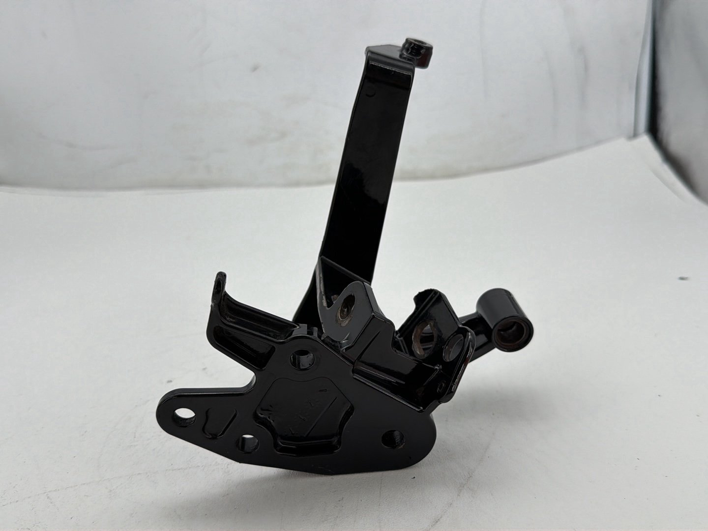 2011 Harley Heritage Softail Classic FLSTC OEM Left 1 Footboard Mount Bracket