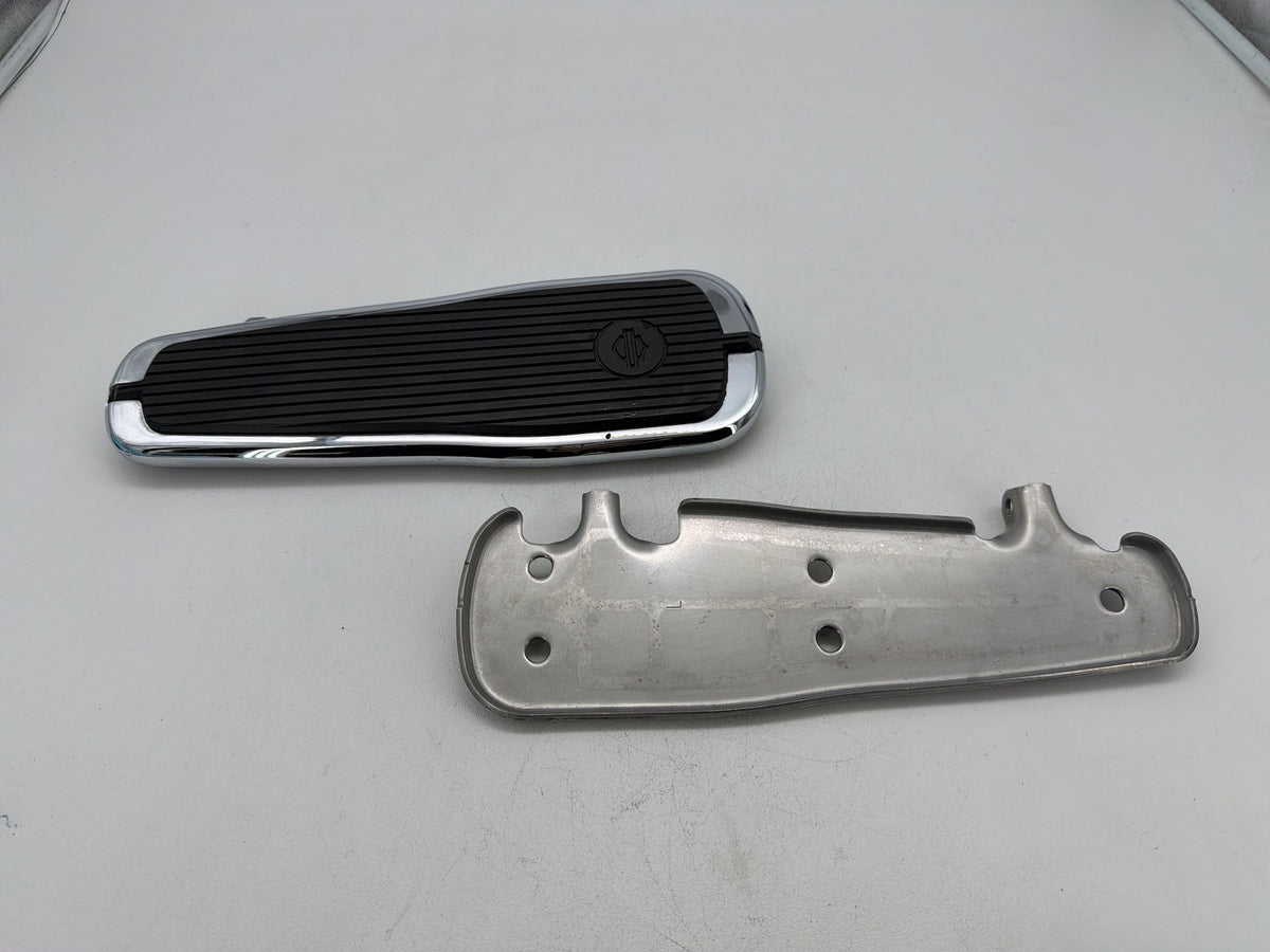 2011 Harley Softail Deluxe FLSTN OEM Left Right Driver Floorboard Foot Rest Pads
