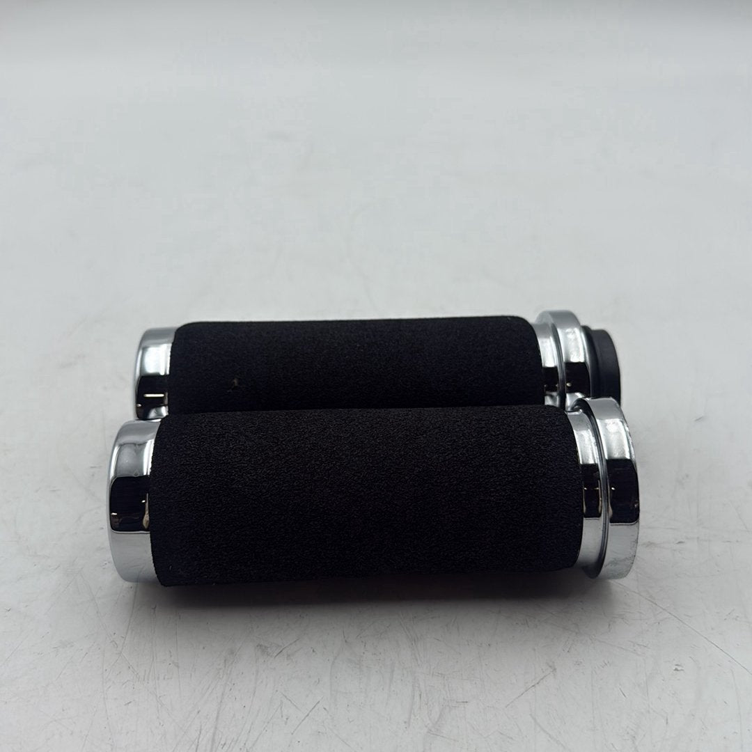 2007 - 2012 Harley-Davidson Touring Electra Glide Classic Front Left Right Handgrip Hand Grips 56206-96