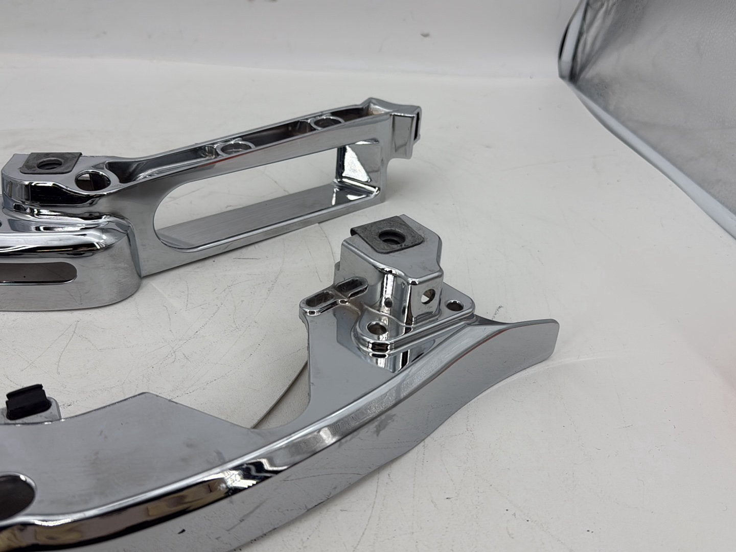 2019 - 2023 Harley-Davidson Touring Street Glide Left Right Saddlebag Fender Struts Brackets 90200503