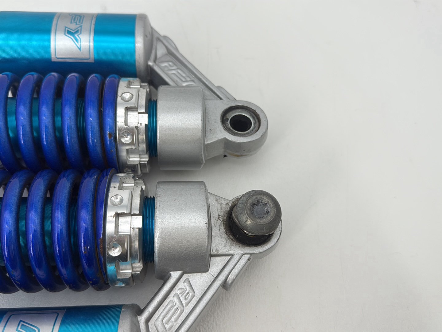 2004 - 2022 Harley-Davidson Sportster 1200 Nightster Rear Left Right Shock Absorbers DELTA/ALPHA
