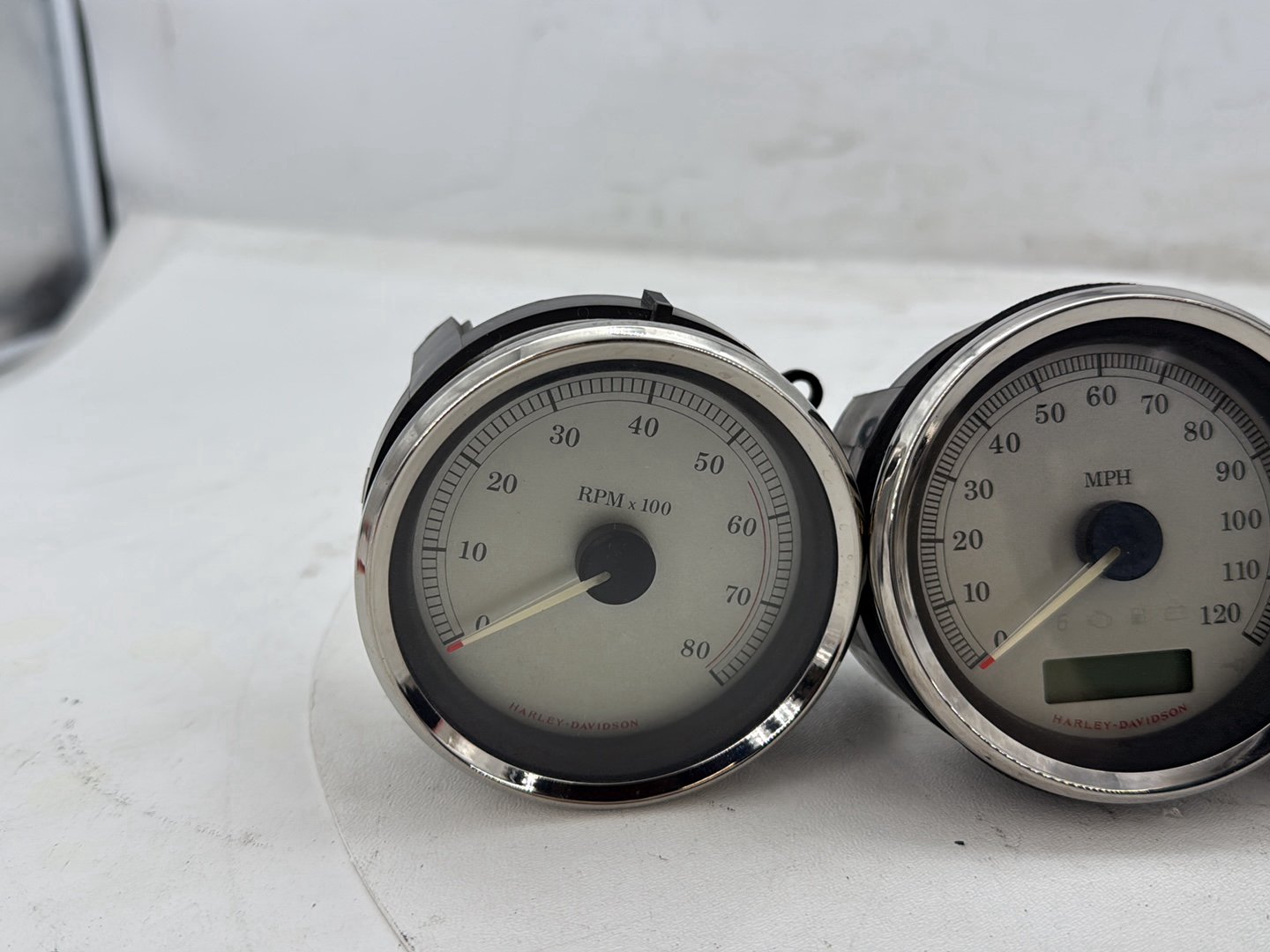 2007 Harley Street Glide Touring FLHX OEM Air Oil Volt Fuel Tacho Speedo Gauges