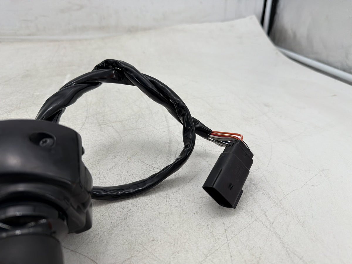 2013 Harley Electra Glide Touring OEM Right Engine Start Kill Switches Controls