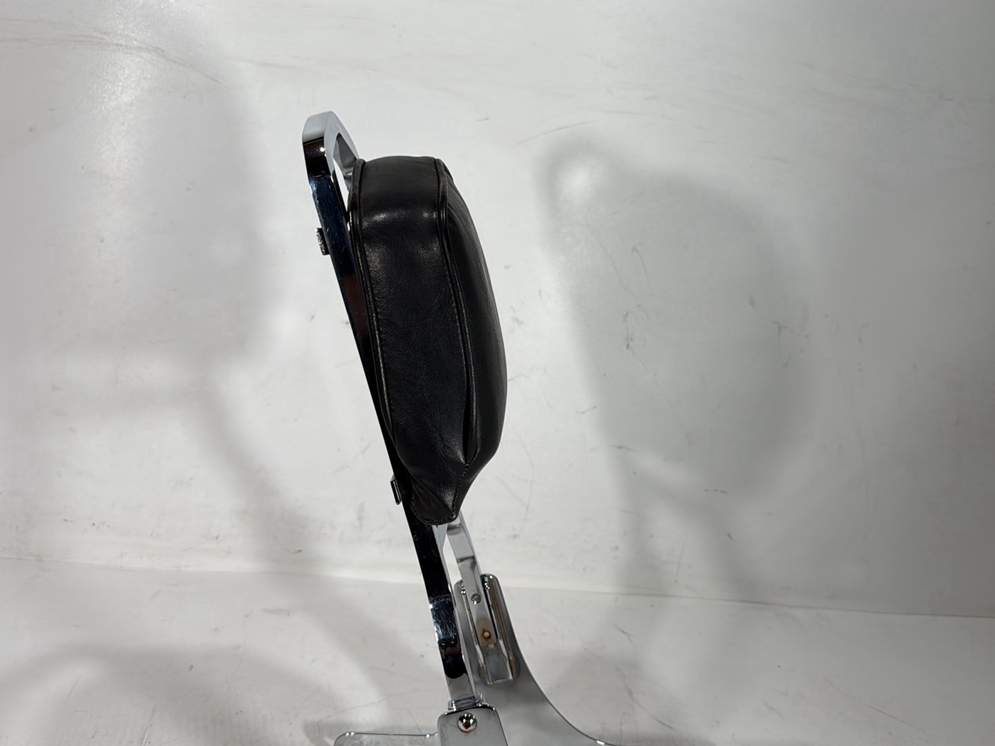 2000 Harley Dyna FXDWG Wide Glide OEM Rear Sissy Bar w/ Backrest Cushion Pad