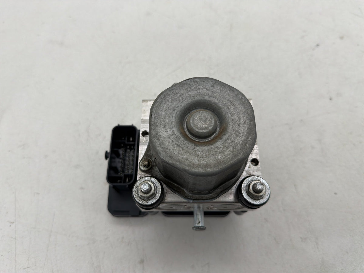 2016 Harley Road Glide Touring FLTRXS OEM ABS Brake Pump & Control Module