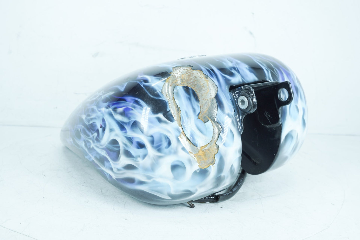 1999 - 2006 Harley-Davidson Dyna Super Glide T-Sport Gas Gasoline Fuel Tank Reservoir  61267-97
