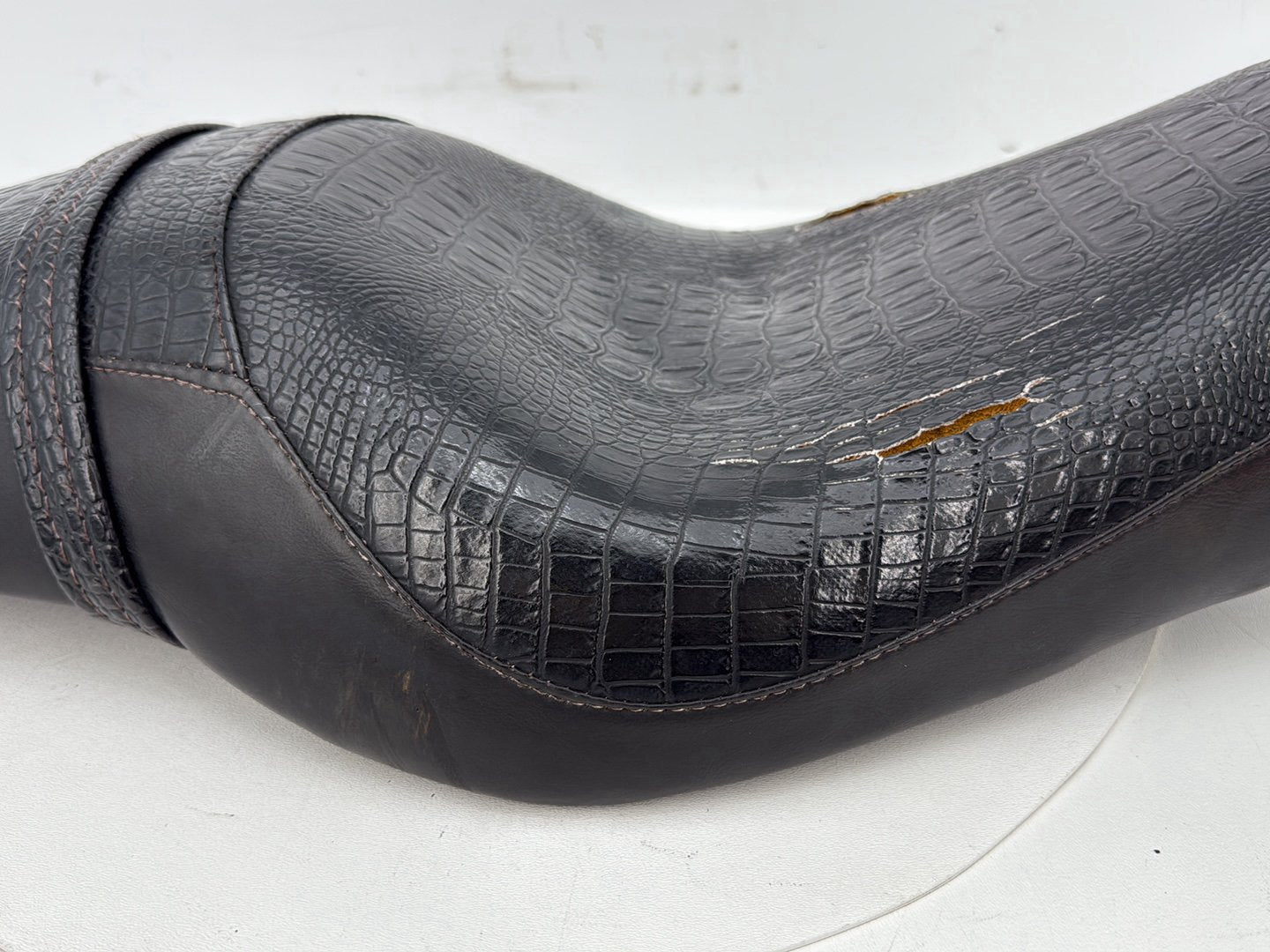 2004 - 2013 Harley-Davidson Sportster 883 Custom Passenger Rider Driver Seat Saddle  	52608-04