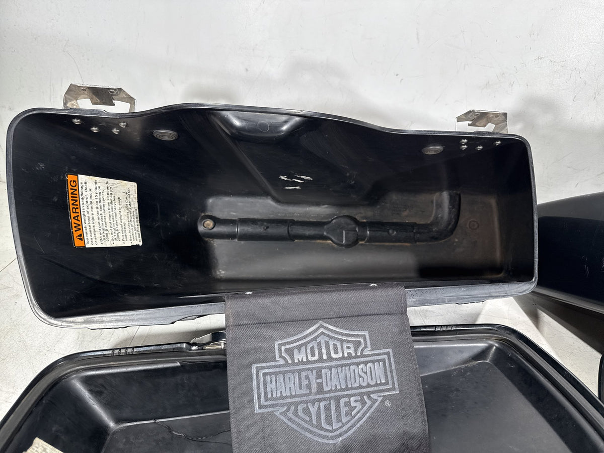 2013 Harley Street Glide Touring FLHX OEM Left Right Saddlebags Luggage NOKey