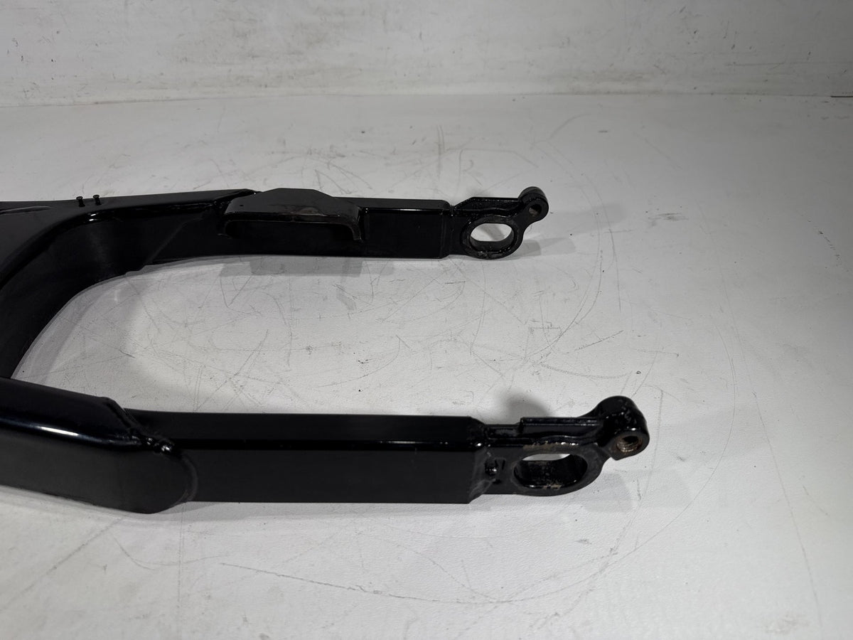 2002 Harley Electra Glide Touring FLHT OEM Rear Fork Swingarm Swing Arm