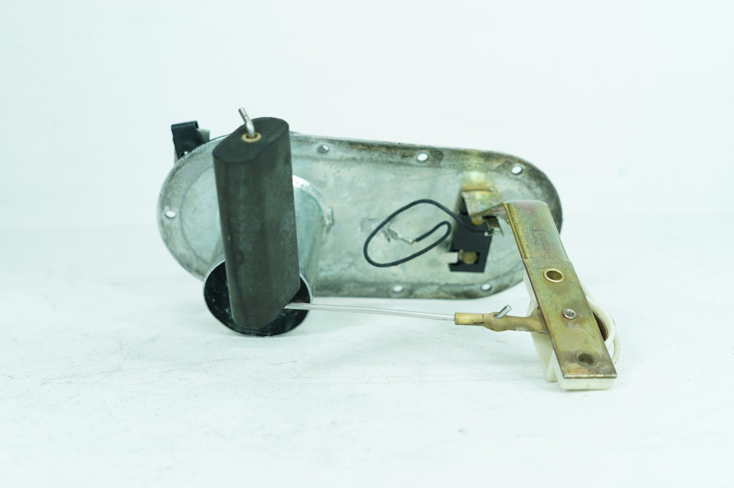 1984 - 1998 Harley-Davidson Touring Road Glide Fuel Petrol Gas Pump Top Plate Cover 75069-95