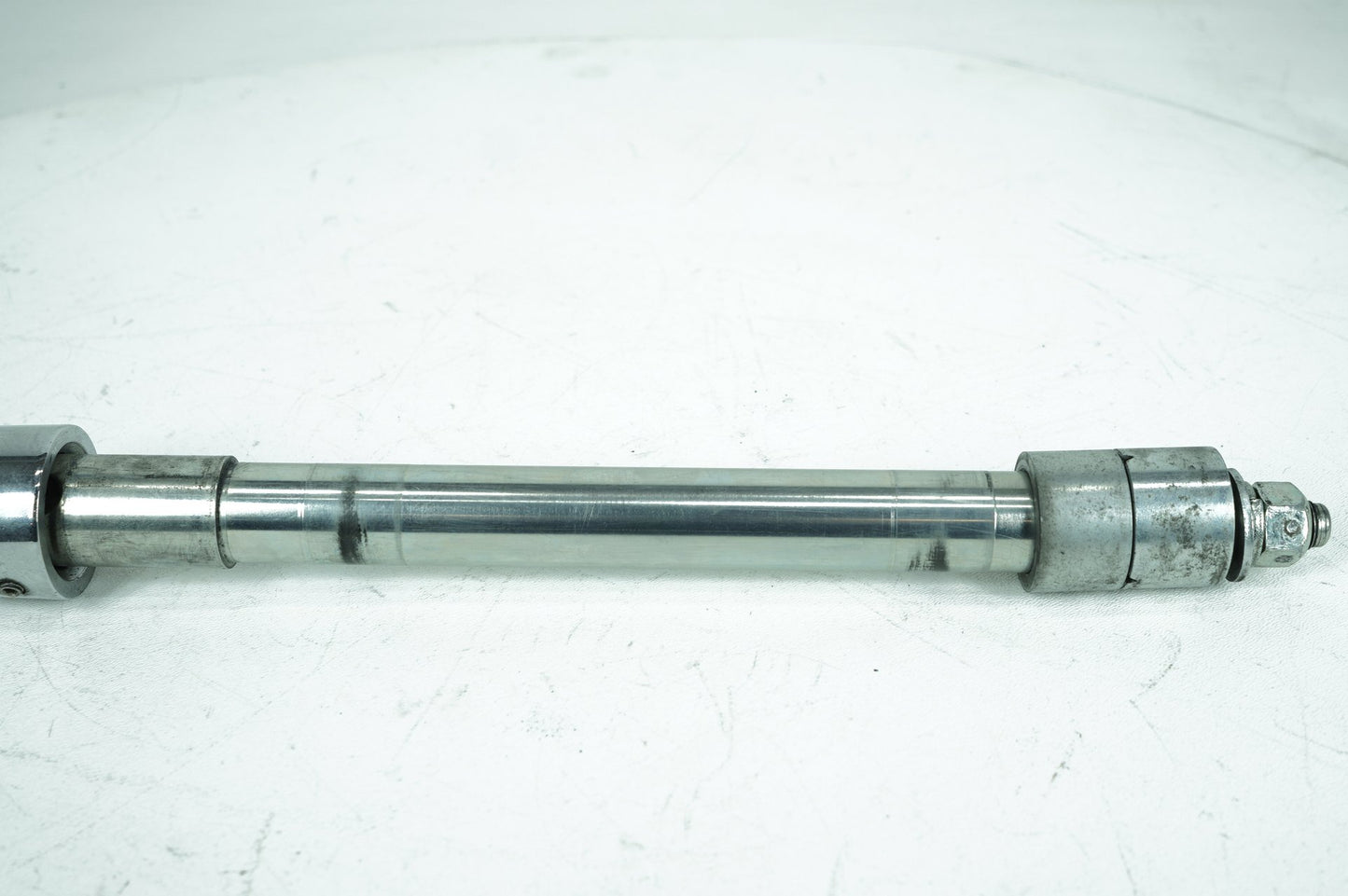 2000 - 2006 Harley-Davidson Touring Road King Custom Front Wheel Axle Bolt Shaft 43364-00