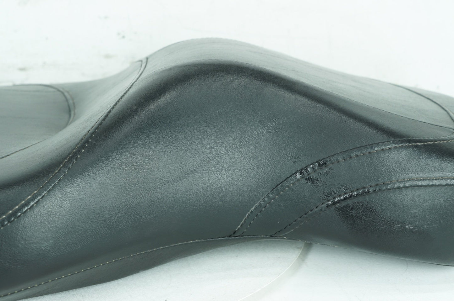 2007 - 2016 Harley-Davidson Dyna Super Glide Passenger Rider Driver Seat Saddle 53079-06