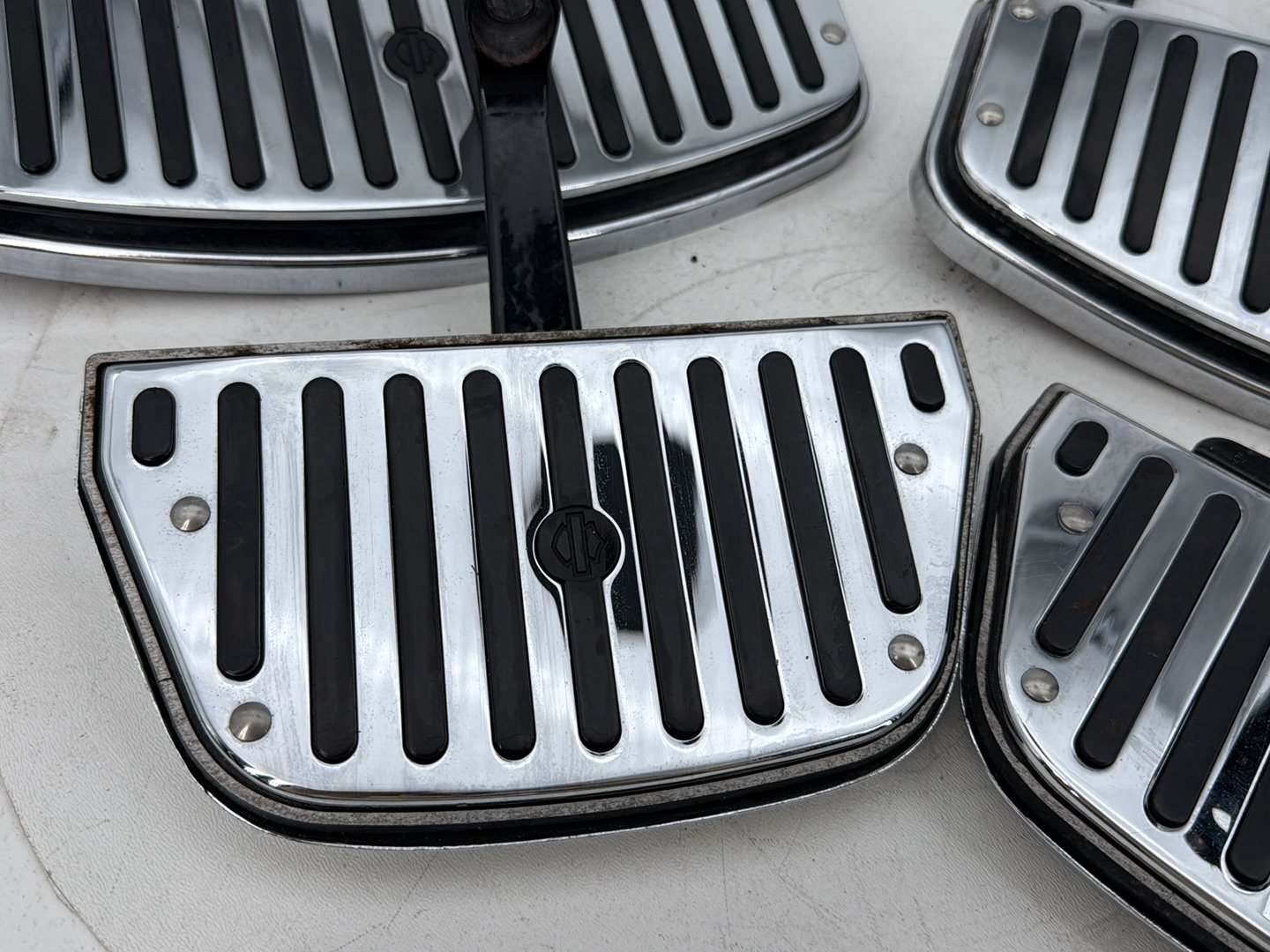 1999 - 2006 Harley-Davidson Touring Electra Glide Left Right Driver & Pass Floorboard Foot Rest 50621-79A