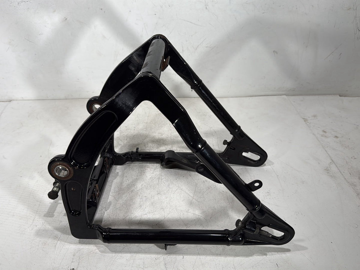 2004 Harley Heritage Softail Classic FLSTCI OEM Rear Fork Swingarm Swing Arm