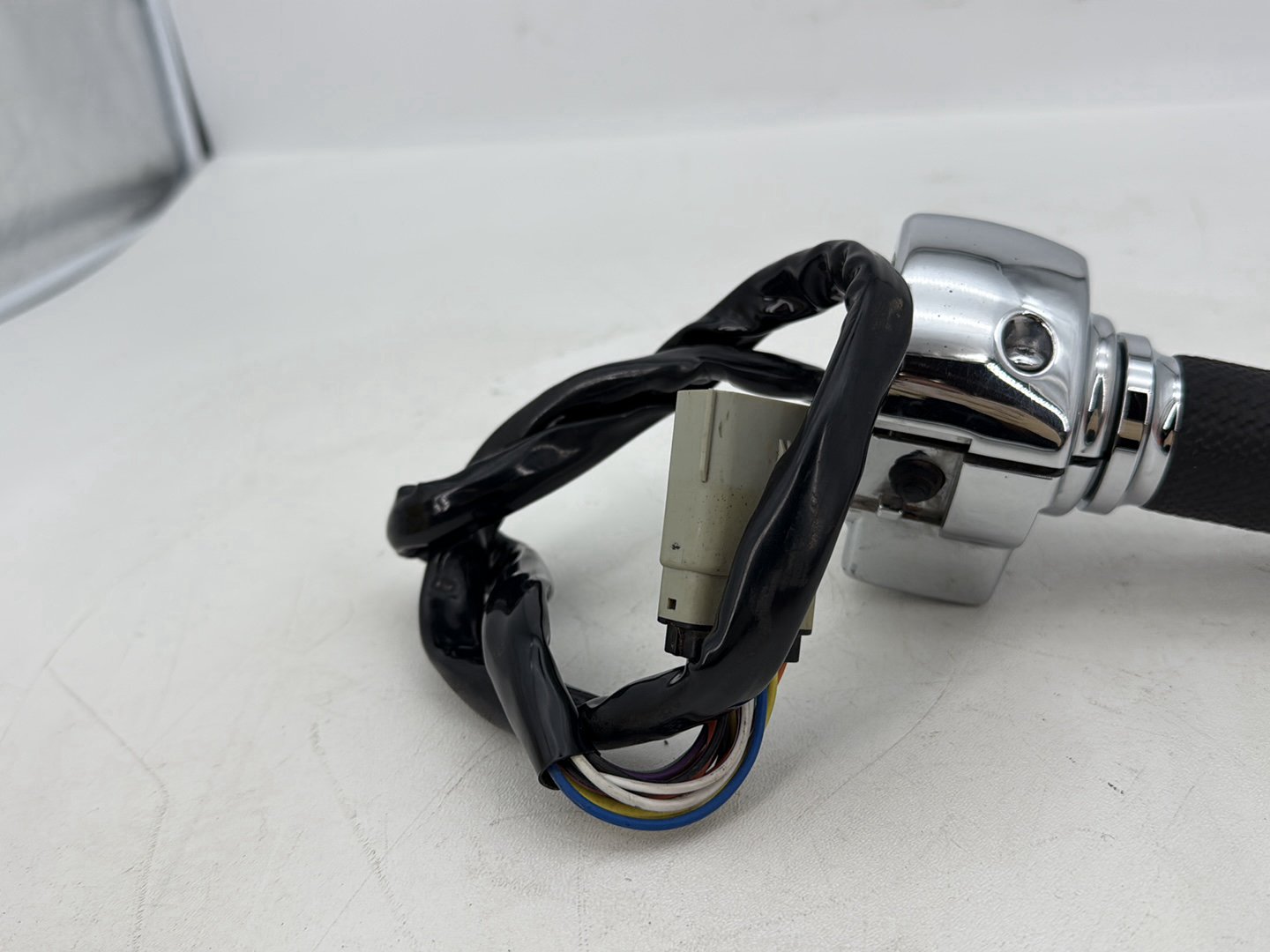 2007 - 2011 Harley-Davidson Touring Electra Glide Ultra Left Turn Signal Headlight Switches Controls 71685-06A