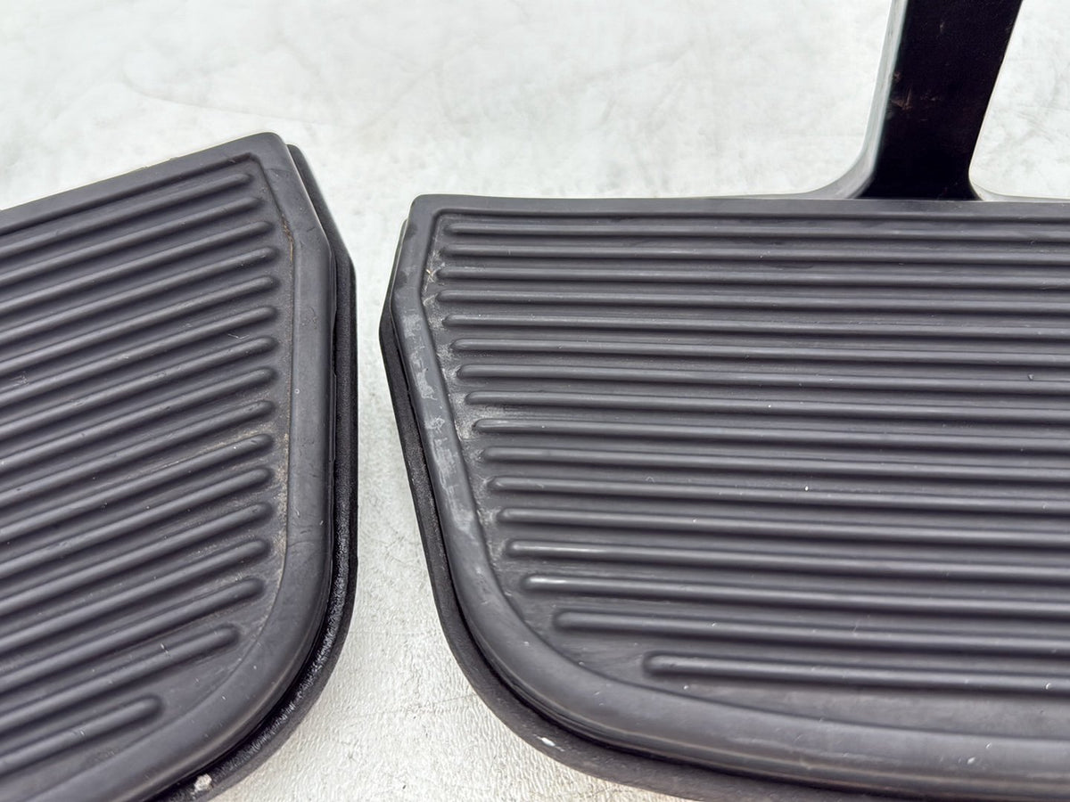 2009 Harley Road King Touring Police Left & Right Passenger Floorboard Foot Rest