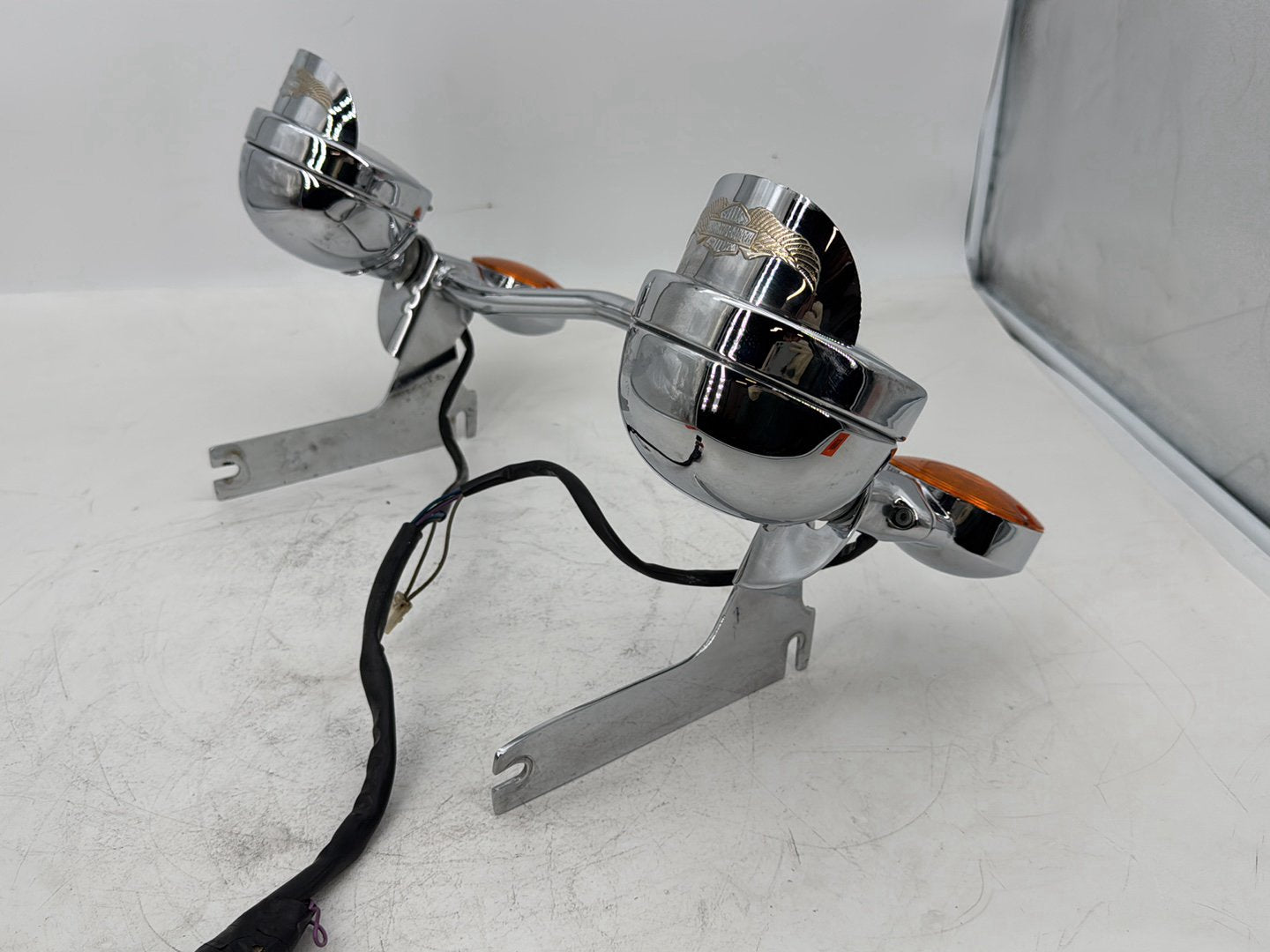 1999 - 2006 Harley-Davidson Touring Electra Glide Classic Front Turn Signal Indicators Aux Light Bar  	68712-94A
