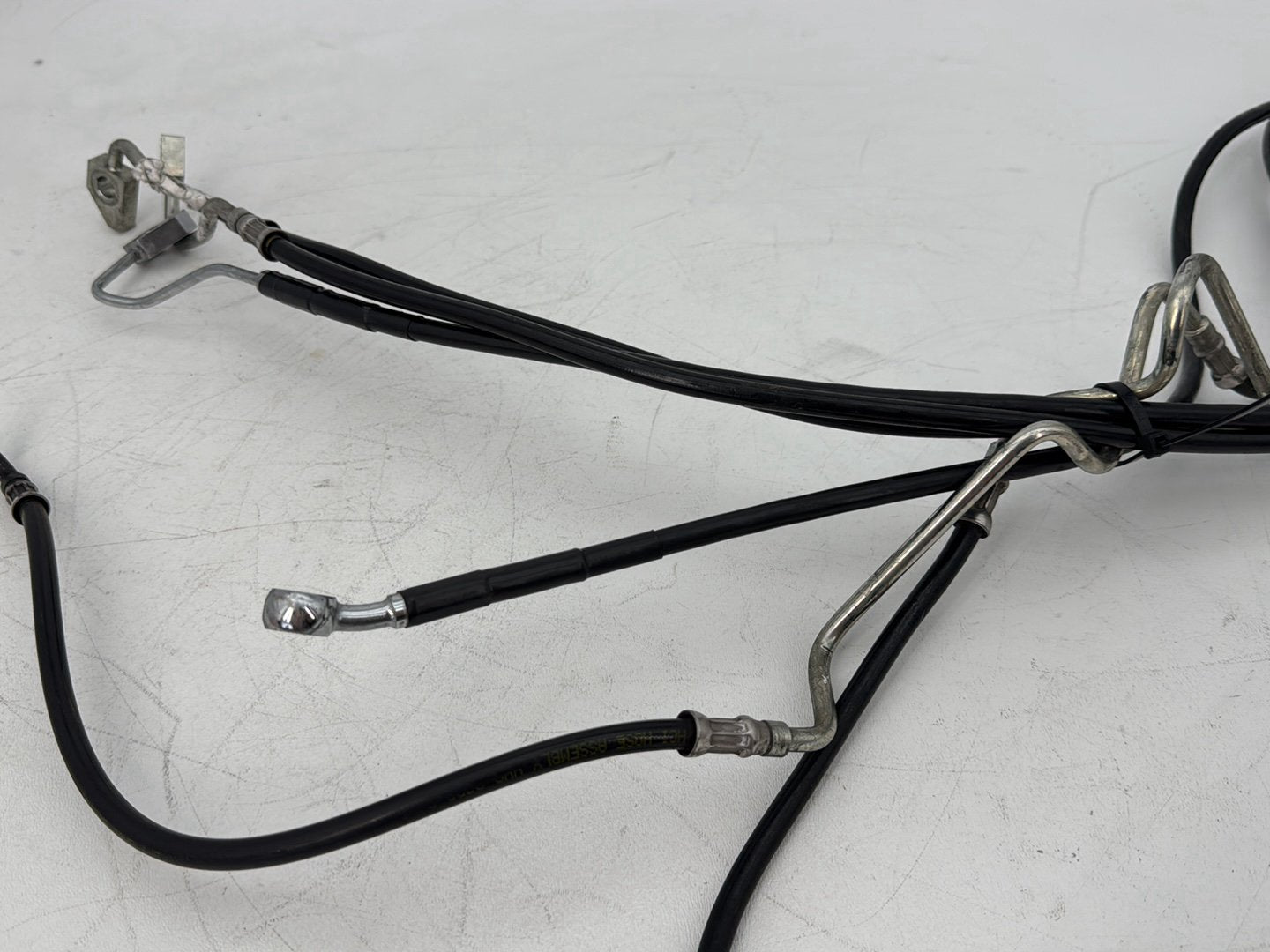 2008 - 2016 Harley-Davidson Touring Electra Glide Ultra Front Brake Hose Line Pipe ABS