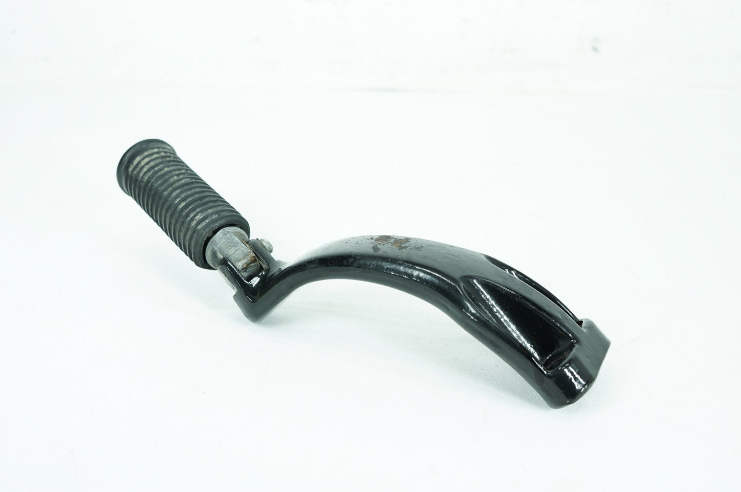 2004 - 2010 Harley-Davidson Sportster Low Right Foot Rest Support Bracket Peg 42652-04