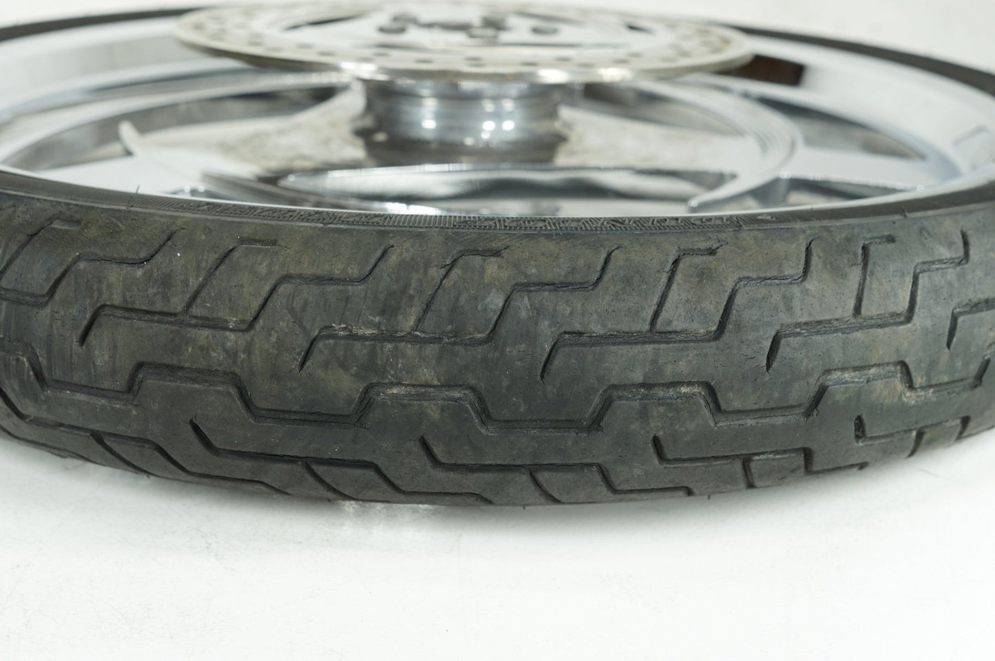 1999 - 2006 Harley-Davidson Dyna Low Rider Front Wheel Rim Tire 72C5607