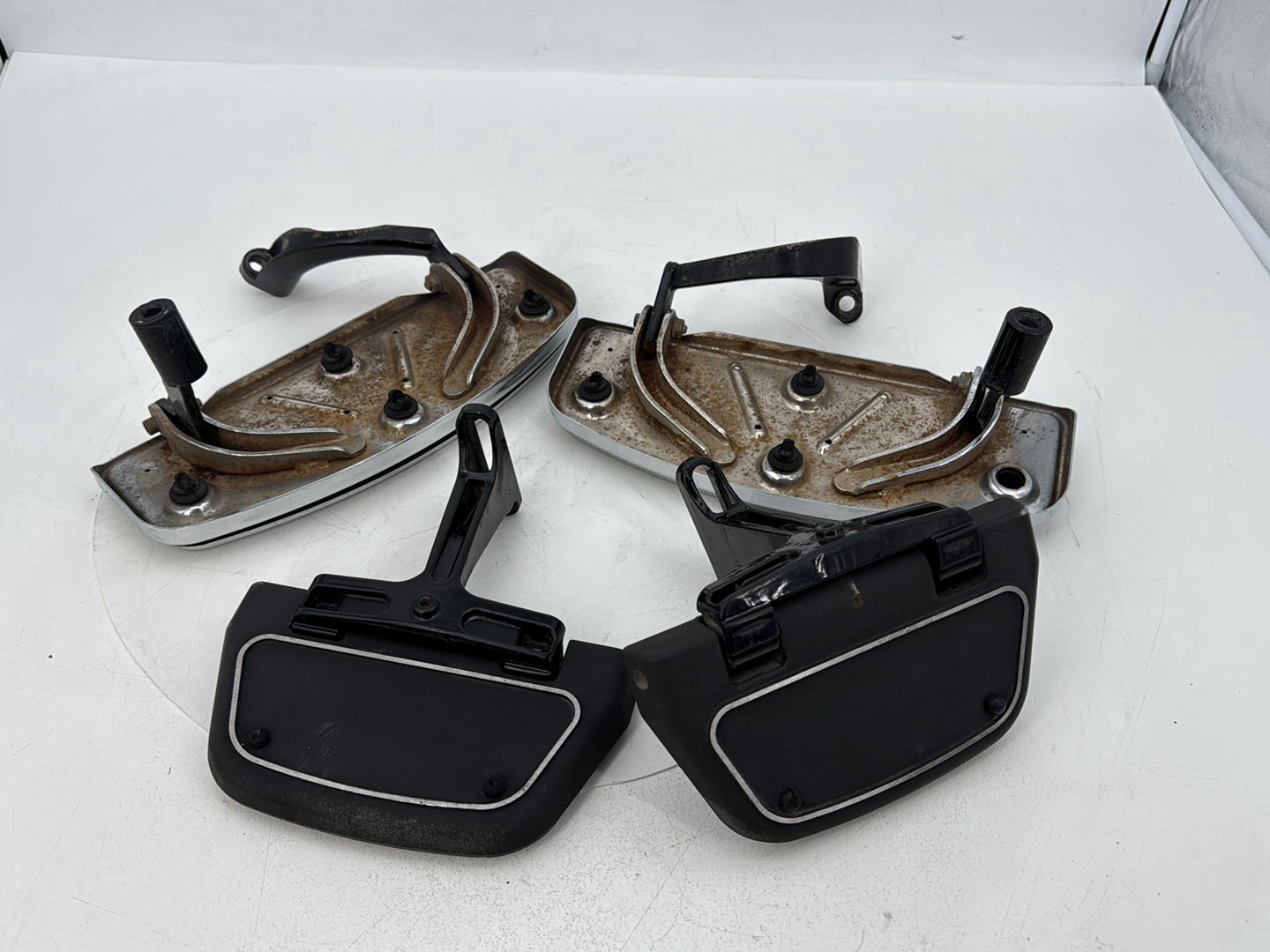 2007 - 2011 Harley-Davidson Touring Electra Glide Ultra Left Right Driver & Pass Floorboard Foot Rest 50621-06