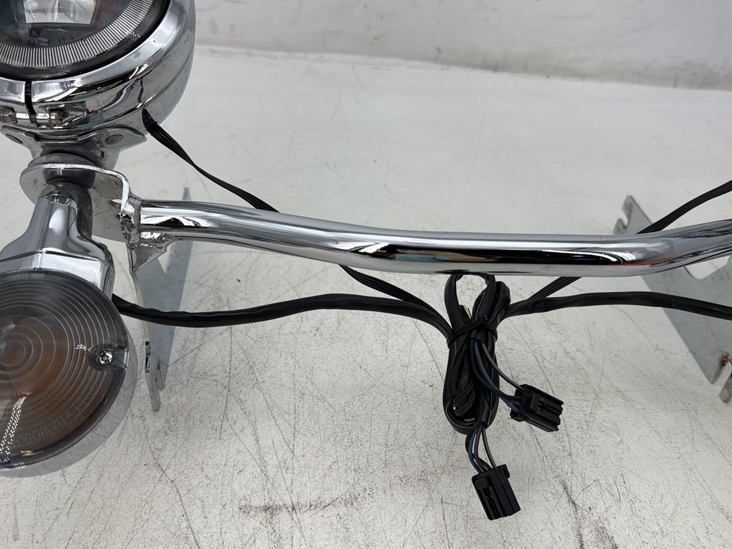 2007 Harley Electra Glide Touring Ultra FLHTCUI OEM Front Turn Signal Indicators Aux Light Bar