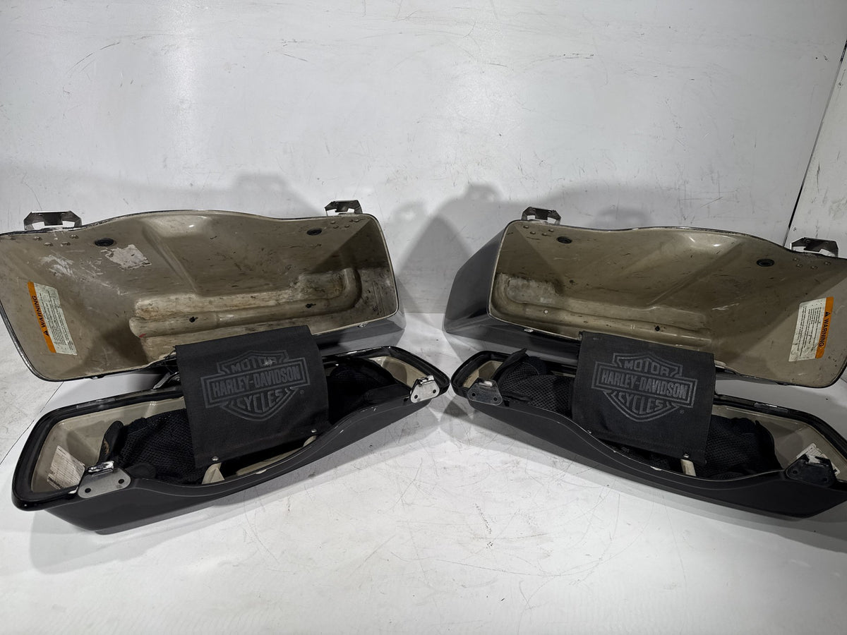 2002 Harley Electra Glide Touring FLHT OEM Left Right Saddlebags Luggage NOKey