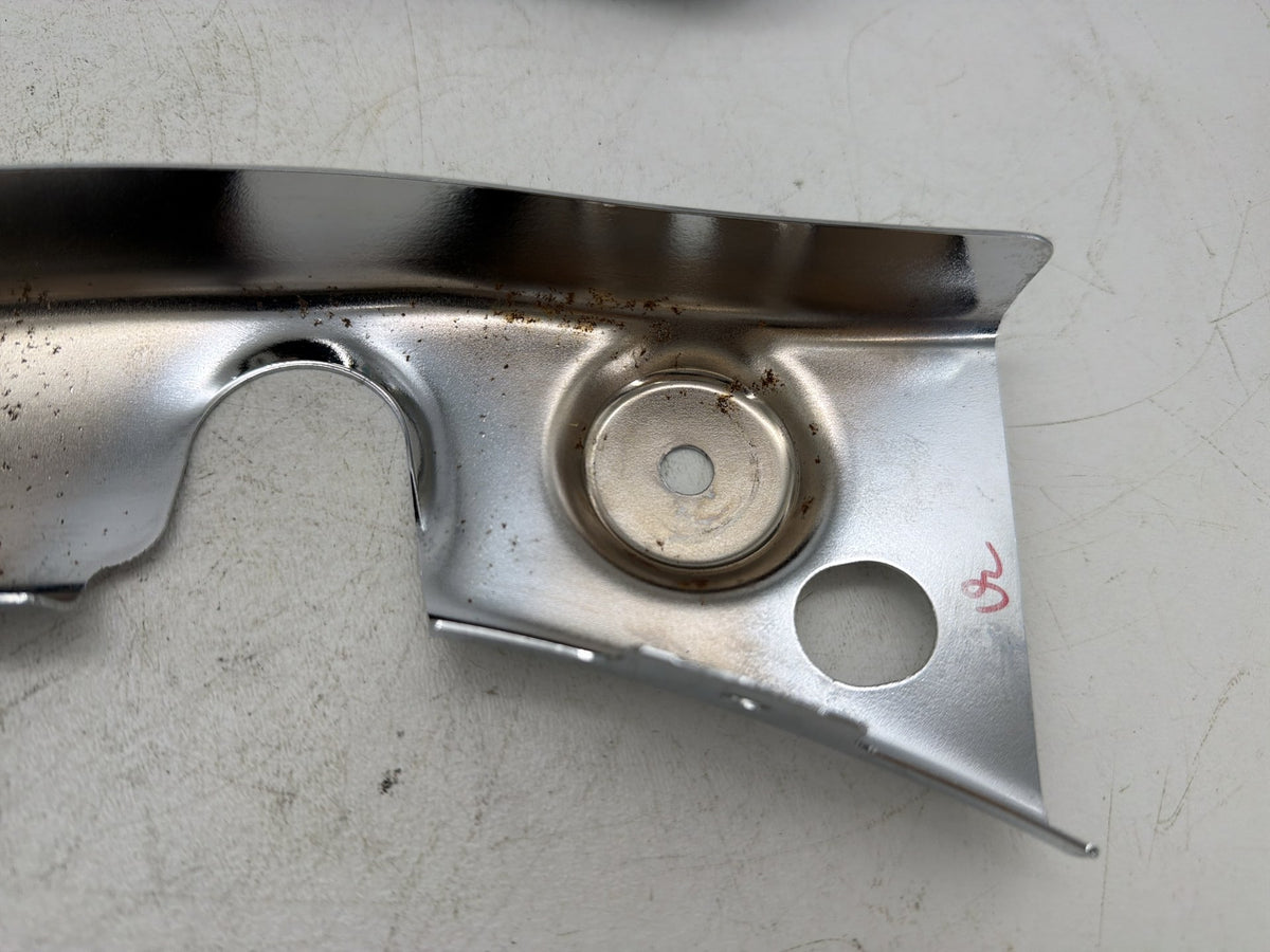 2009 Harley Street Glide Touring FLHX OEM Rear Left Right Fender Struts Bracket