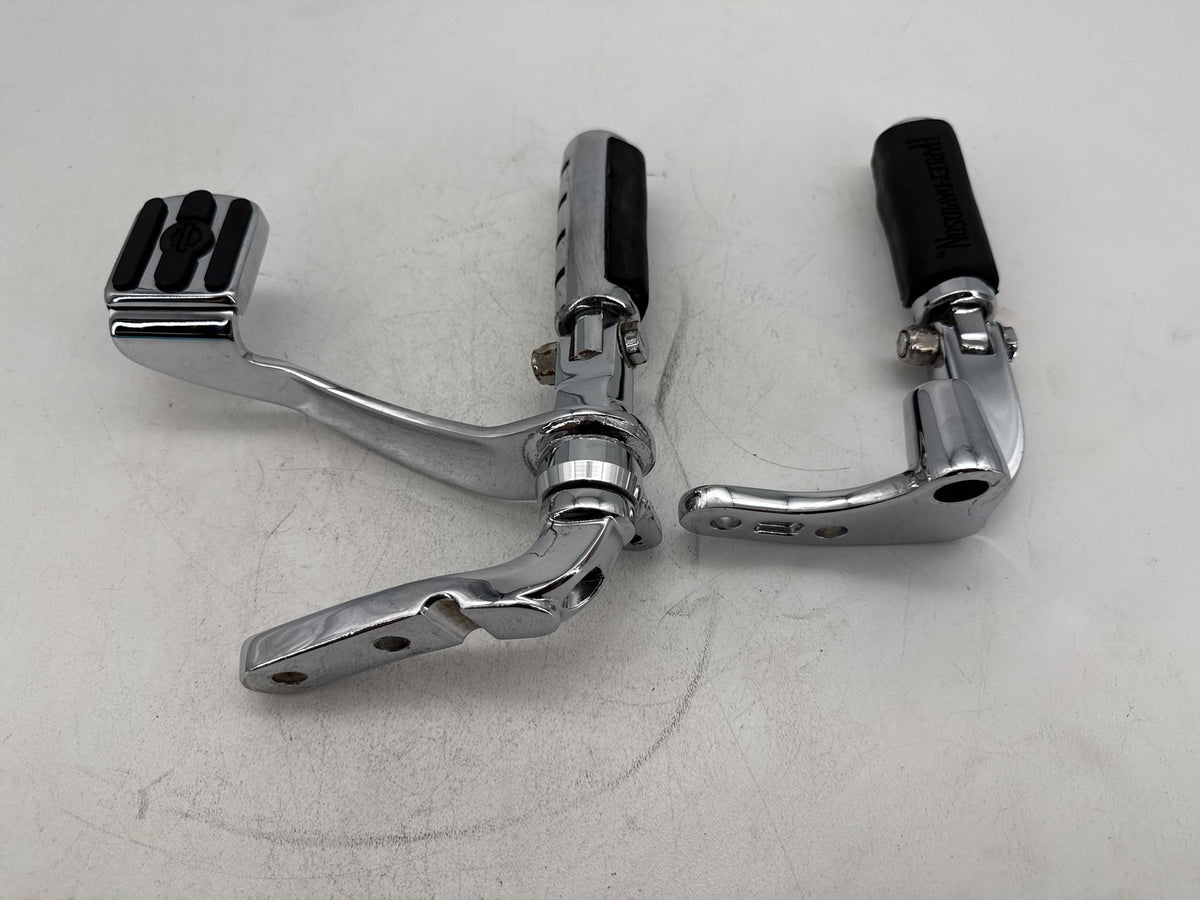 2008 Harley Dyna Fat Bob FXDF OEM Left Right Foot Brake Control Pegs
