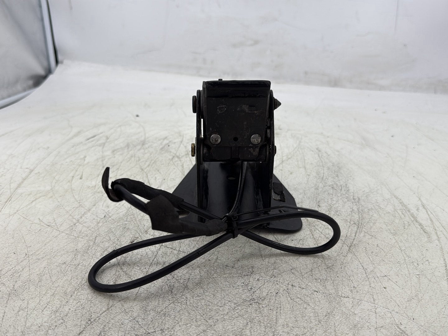 2007 Harley Touring FLHTC Electra Glide Classic OEM Adjustable Rider Backrest Lift Mount 52482-01A