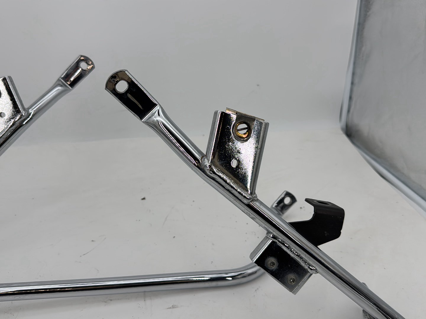 2007 - 2012 Harley-Davidson Touring Road Glide Rear Left Right Saddlebag Guard Rails Bar 	49206-09