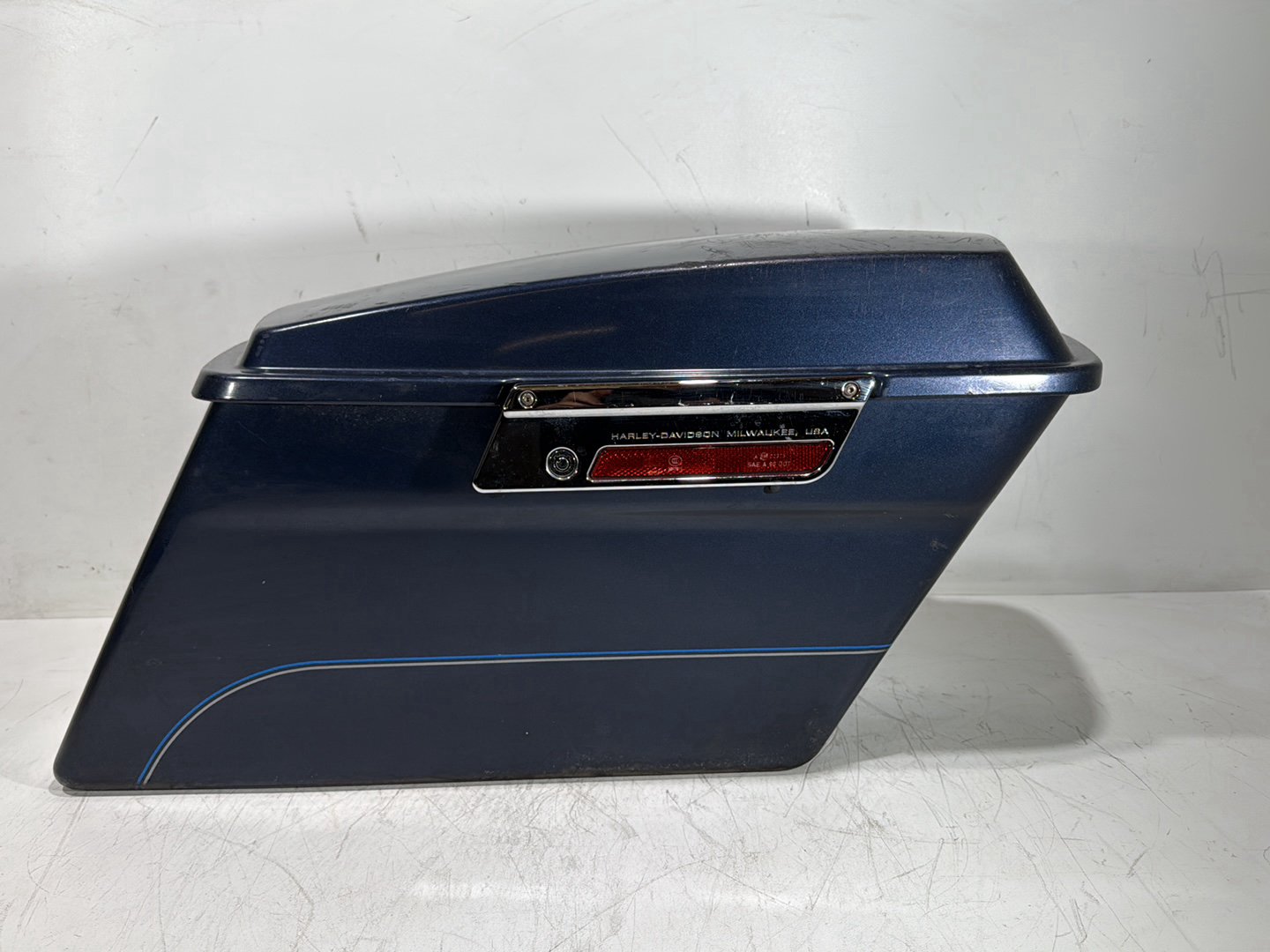 2008 Harley Road King Touring FLHR OEM Right 1 Saddlebag Luggage NO Key