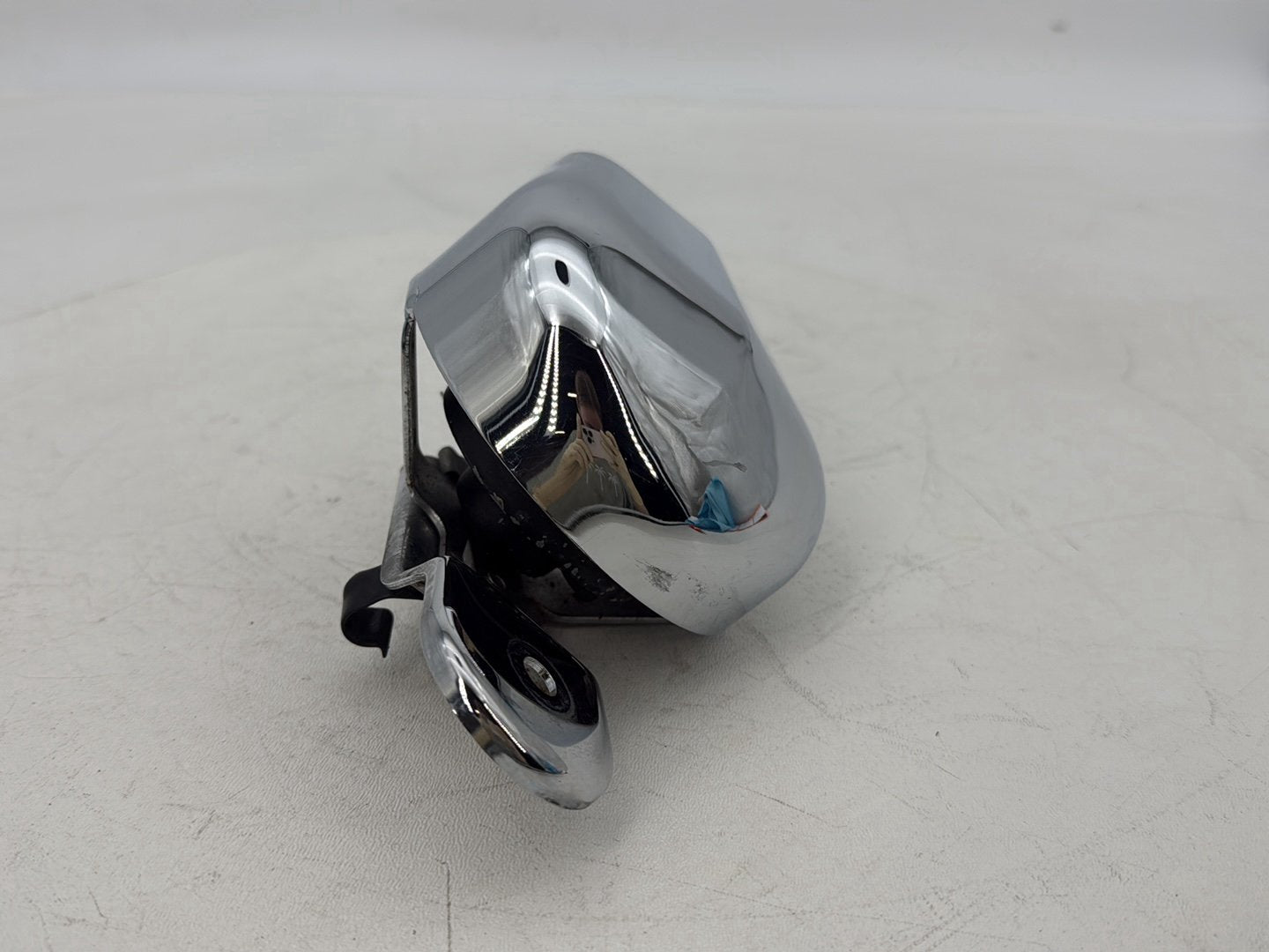 1999 - 2006 Harley-Davidson Touring Electra Glide Horn Signal Klaxon Chrome Cover 69012-93A
