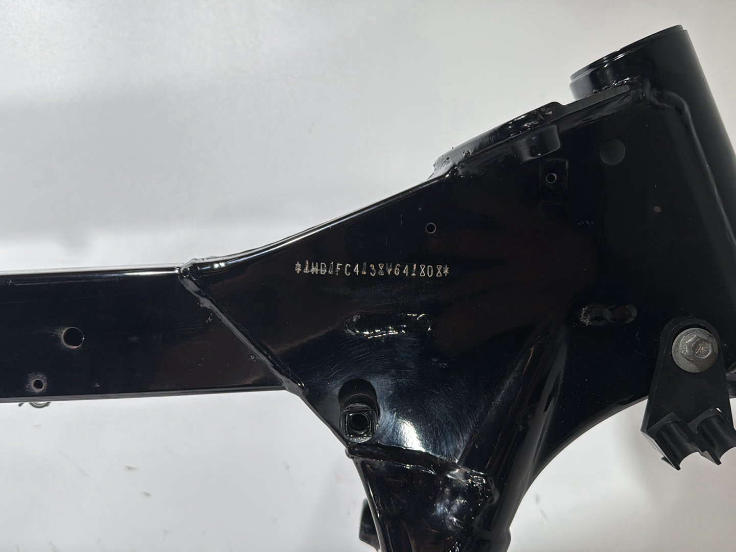 08 Harley Electra Glide Touring Ultra FLHTCU OEM Body Main Frame Chassis CLN CLR
