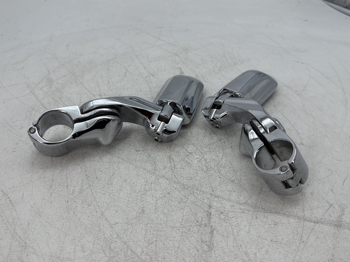 2010 Harley Street Glide Touring FLHX OEM Front Right Left Highway Foot Pegs