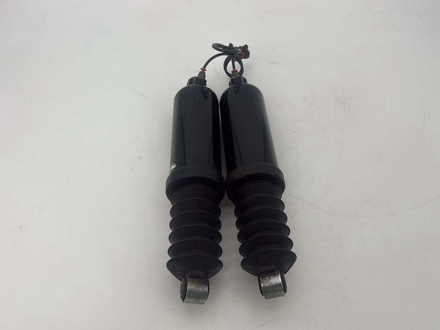 2005 Harley Touring FLHRCI Road King Classic OEM Rear Left Right Shock Absorbers
