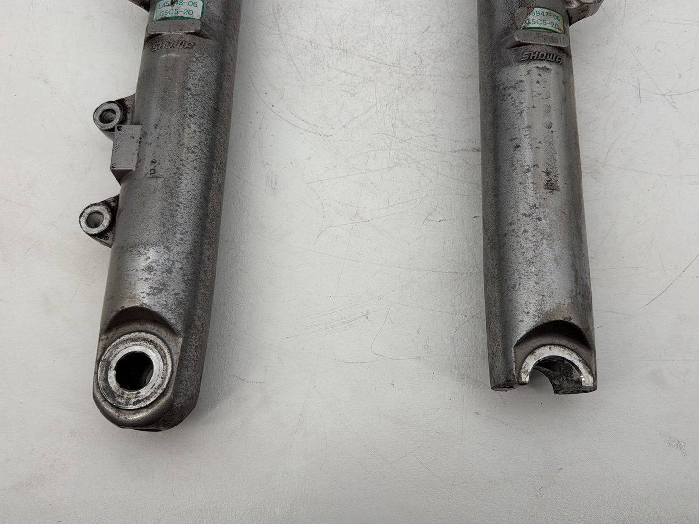 1999 - 2006 Harley-Davidson Dyna Super Glide Front Triple Tree Set & LH RH Fork Legs Sliders 45538-06