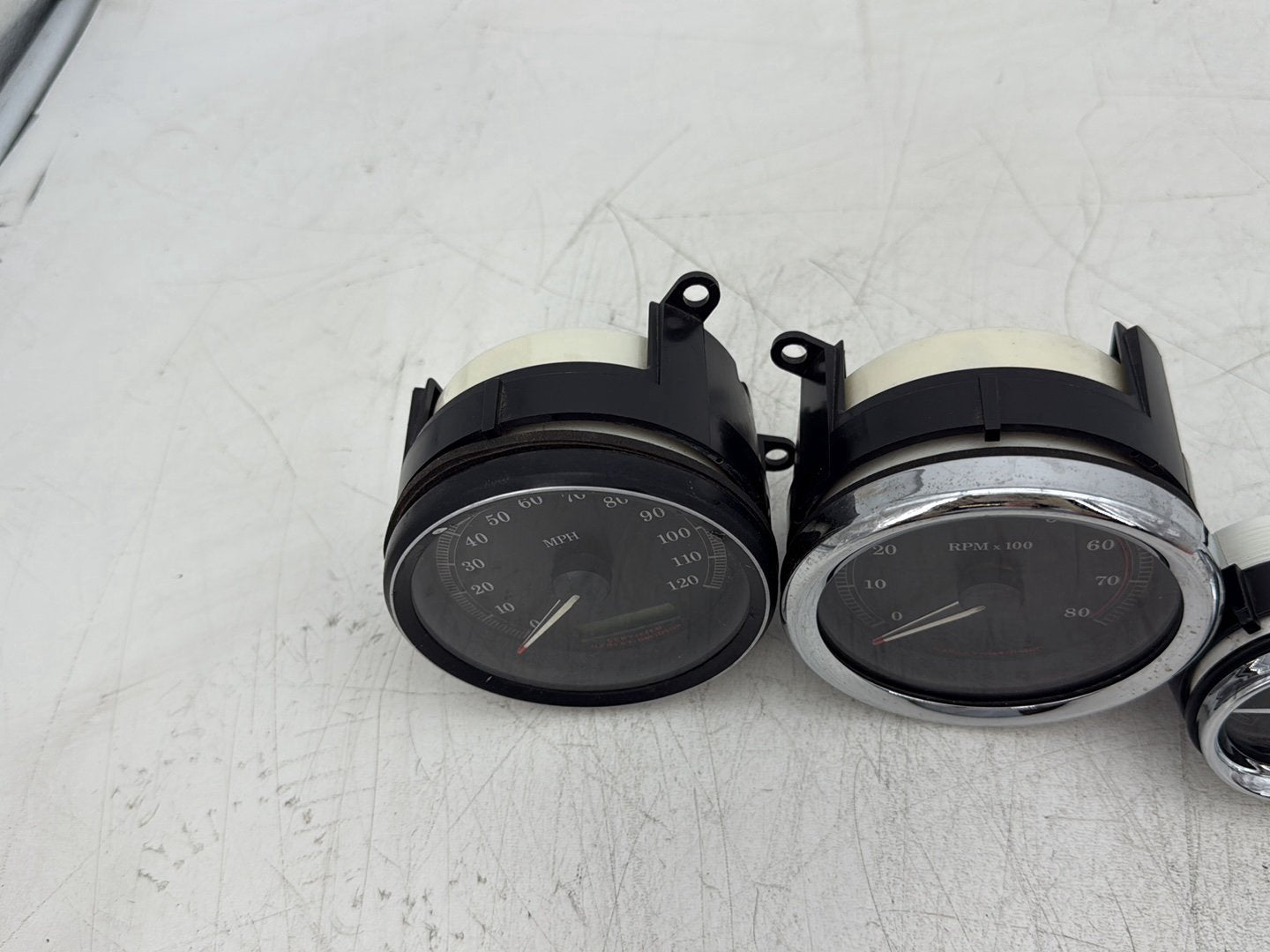 2006 Harley Electra Glide Touring Classic FLHTCI OEM Air Oil Volt Fuel Tacho Speedo Gauges