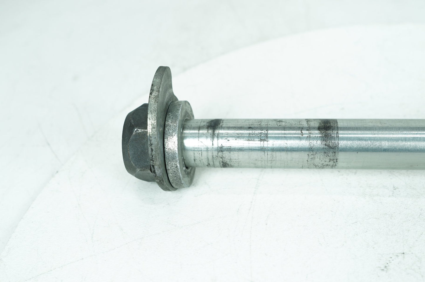 2007 - 2012 Harley-Davidson Touring Electra Glide Ultra Rear Wheel Axle Bolt Shaft 41056-09