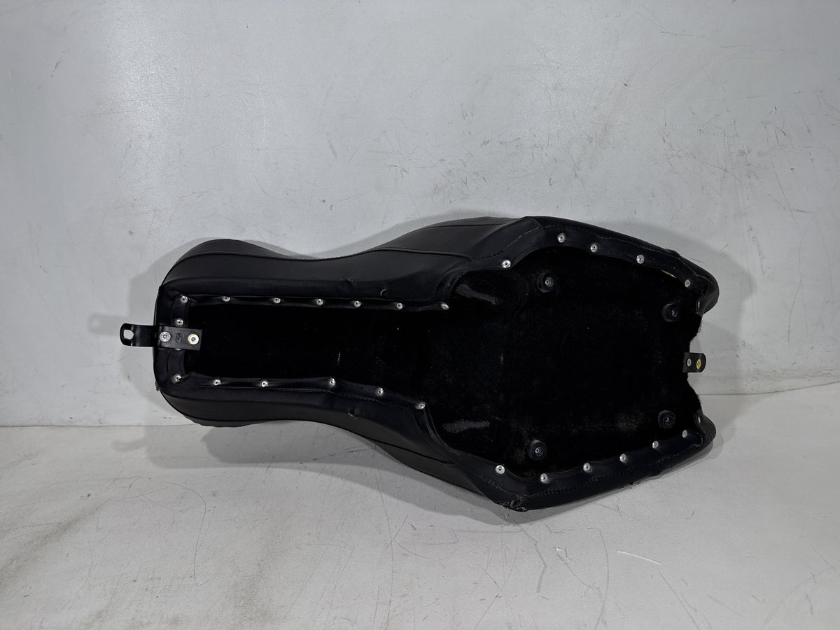 2005 Harley Dyna Wide Glide Passenger Rider Driver Seat Saddle SADDLEMAN Torn